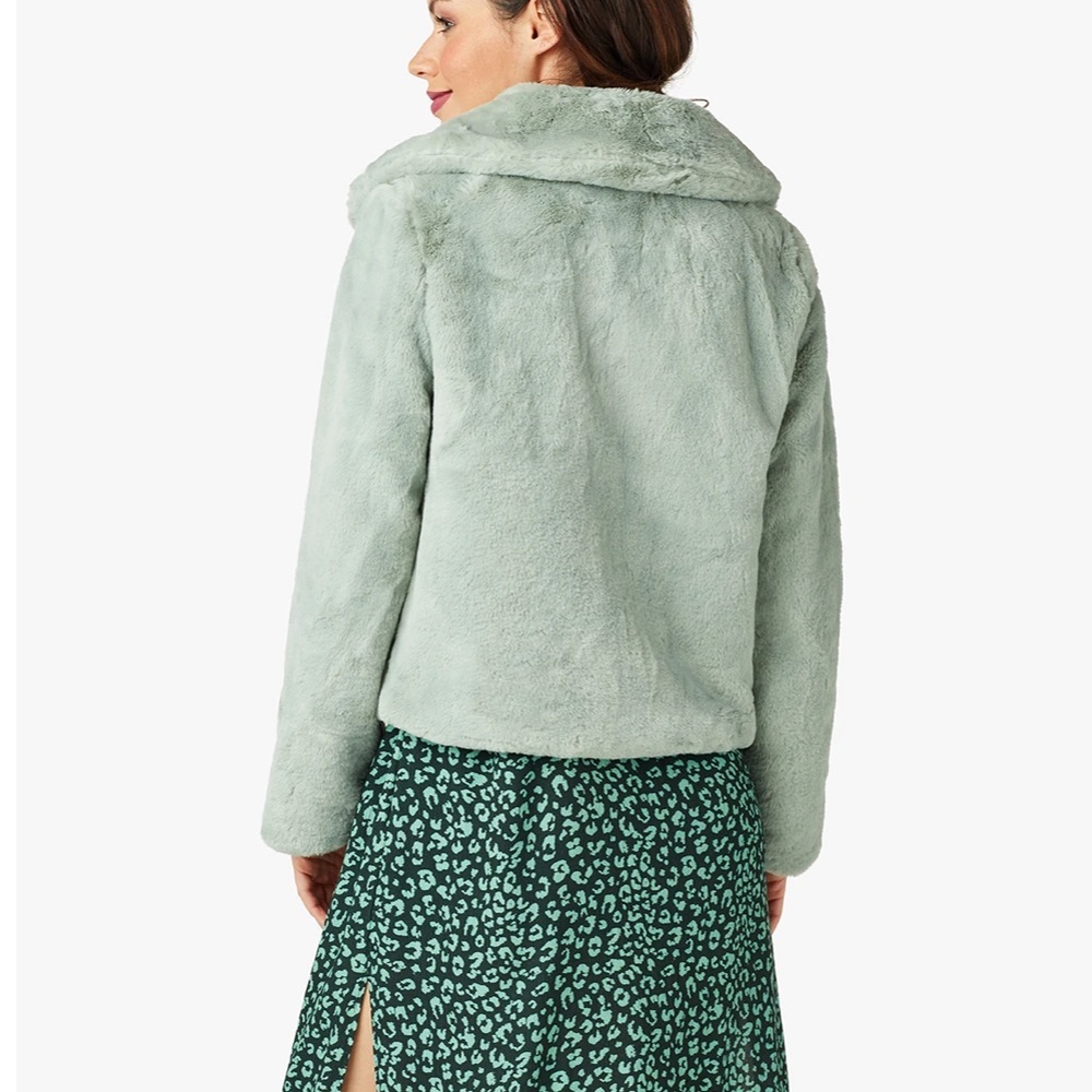 NWOT Charlie holiday faux fur coat ✨ - Picture 2 of 10